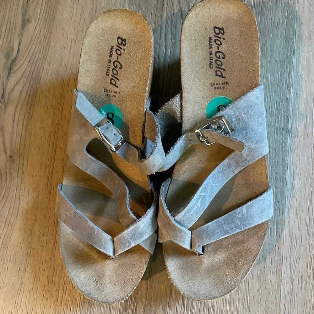 Bio Gold Gray Wedge Sandal Cork Adjustable Buckle Thong Slip On Size 8